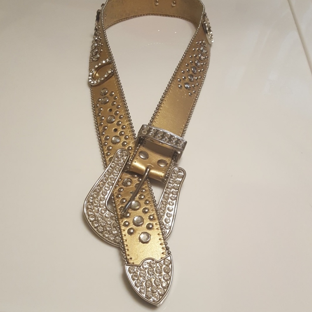 Leather rynstone belt